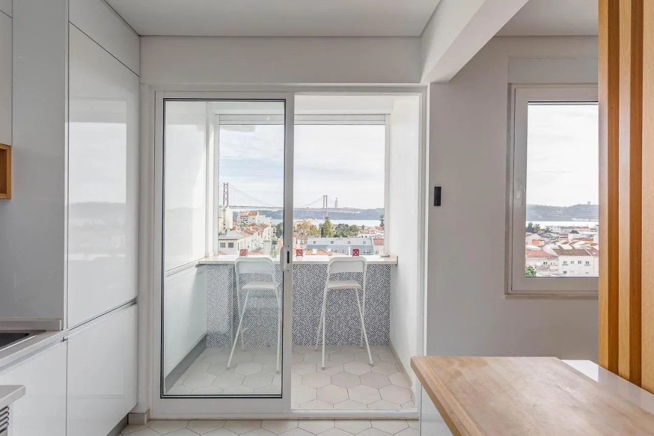 Tejo River View Apartment Nearby Belem Lisboa Portugal